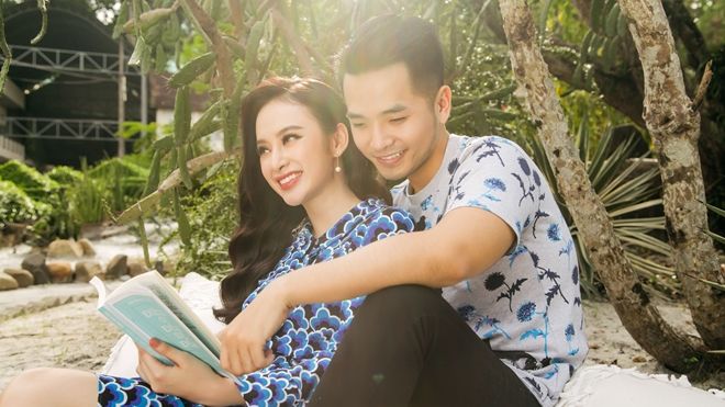 Angela Phương Trinh bất ngờ hòa giọng cùng Phạm Hồng Phước trong ngày trở lại