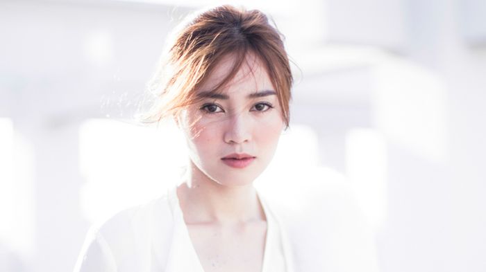 Ninh Dương Lan Ngọc đẹp mong manh đến mê hồn trong bộ ảnh đón Giáng sinh