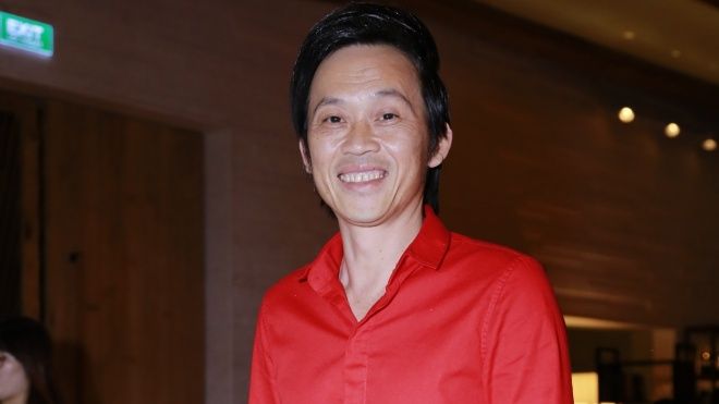 Hoài Linh đến trễ, rạng rỡ xuất hiện tại hôn lễ Trấn Thành - Hari Won