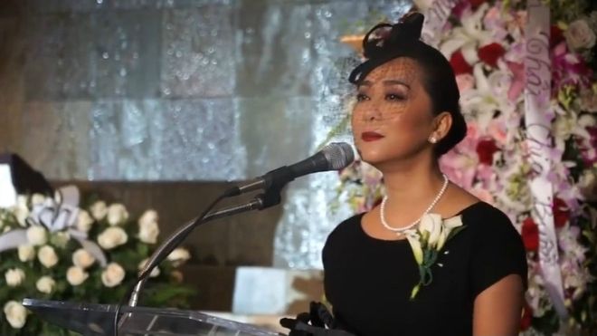 MC Kỳ Duyên ngấn lệ nói về mẹ đầy nghẹn ngào trong tang lễ