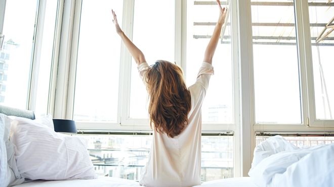 Hôm nay là ngày đầu tiên của năm - đừng ngủ nướng nữa, dậy và làm ngay những điều này để có một năm mới thật vui vẻ!