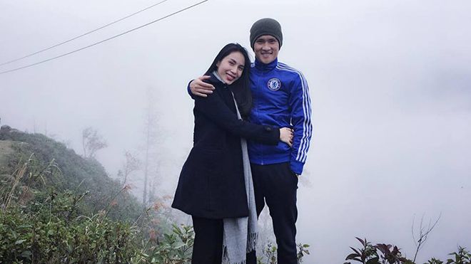 Kỷ niệm 9 năm yêu nhau, Thủy Tiên - Công Vinh trốn con gái đi hẹn hò riêng