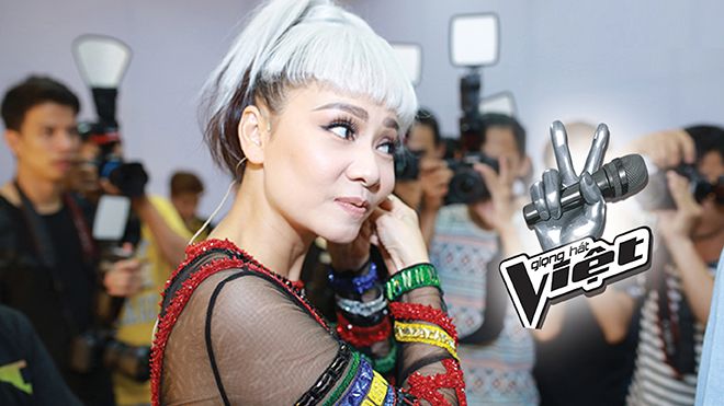 'Chị Đại' Thu Minh được săn đón nồng nhiệt trong ngày trở lại The Voice 2017