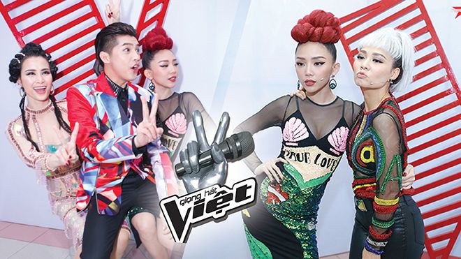 Bộ tứ quyền lực The Voice 2017 'quậy hết cỡ' trong hậu trường buổi ghi hình đầu tiên