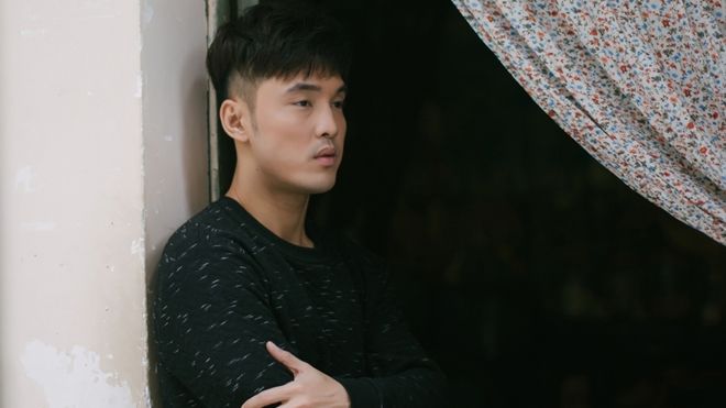 Ưng Hoàng Phúc dính 'tình yêu sét đánh' ngay trong ngày trở lại