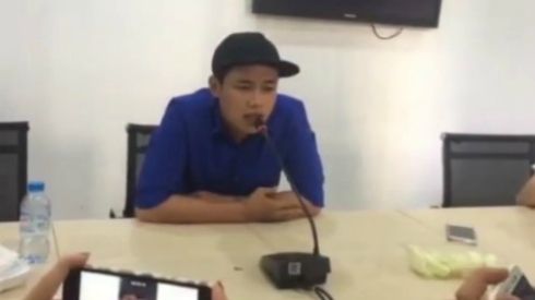 Hotboy trà sữa 100 triệu khoe giọng hát ngọt ngào khiến fan phấn khích