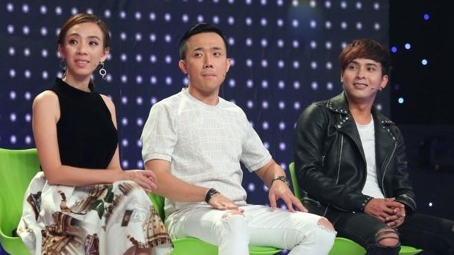 Hồ Quang Hiếu 'bất lực' nhìn Trấn Thành gọi điện thoại méc Bảo Anh