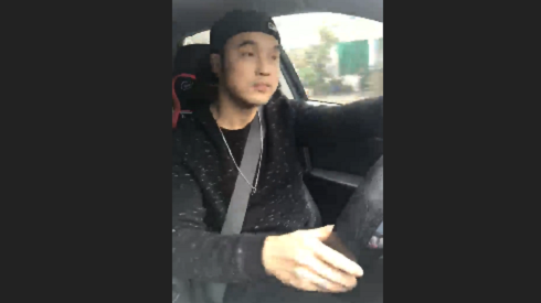 Ưng Hoàng Phúc lại khiến fan thổn thức khi hát live hit cũ cực hay trên ô tô