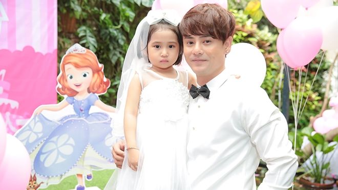 Ưng Đại Vệ: 'Chỉ mong con gái có một sinh nhật nhớ mãi'