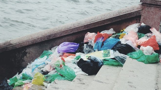 Rác lại chất đống trong ngày tiễn ông Công, ông Táo chầu trời
