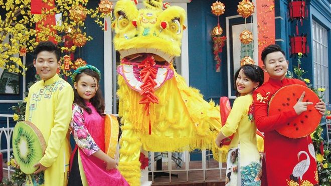 Mai Chí Công cùng dàn sao nhí Vpop mặc áo dài quay MV Tết cổ truyền