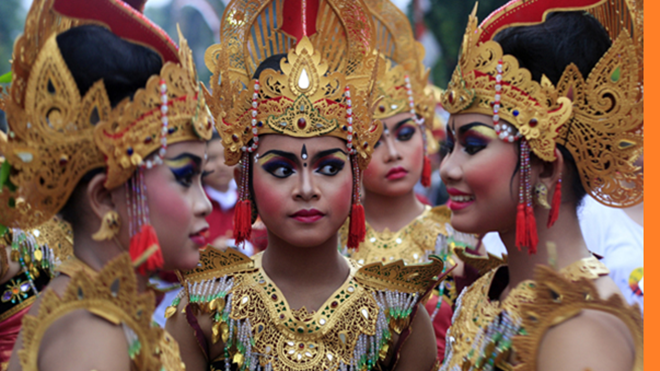 Du ngoạn Tết cổ truyền cùng bạn bè Asian