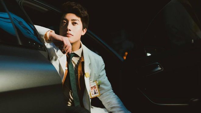 Không phải hâm mộ đâu xa, Việt Nam cũng có anh bác sĩ điển trai như diễn viên Hàn!