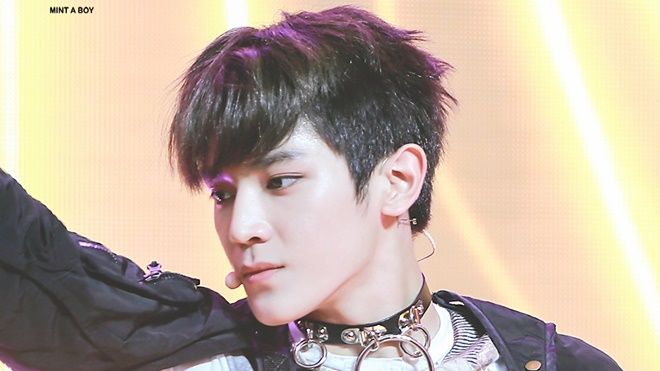 Chết ngất với loạt hình ’rụng tim’ của mỹ nam thế hệ mới nhà SM trên sân khấu