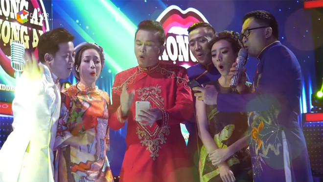 Trấn Thành - Trường Giang kết hợp cùng Lê Giang - Hữu Quốc và dàn thí sinh làm 'náo loạn' hậu trường Giọng ải giọng ai