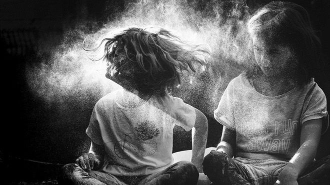 Khoảnh khắc ấu thơ qua ống kính và tình yêu của người mẹ