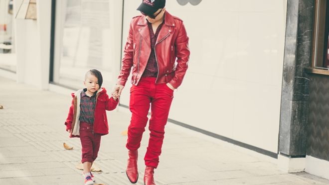 Con trai nuôi Đỗ Mạnh Cường khoe street style đáng yêu 'muốn xỉu'