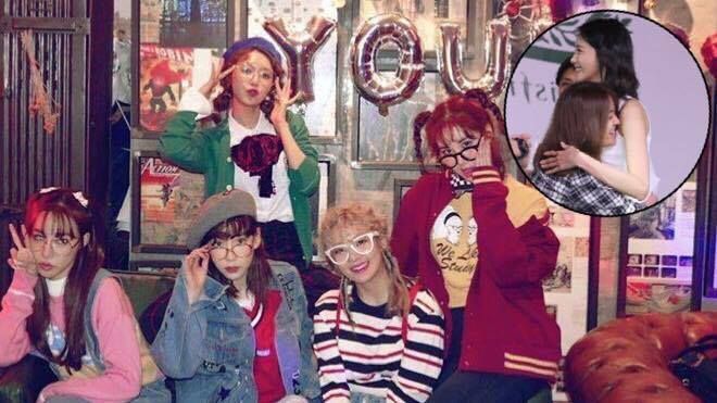 Trong khi YoonA 'bận' ôm fan việt thì 4 mẩu SNSD tổ chức tiệc sinh nhật 'trẻ mãi' cho SooYoung