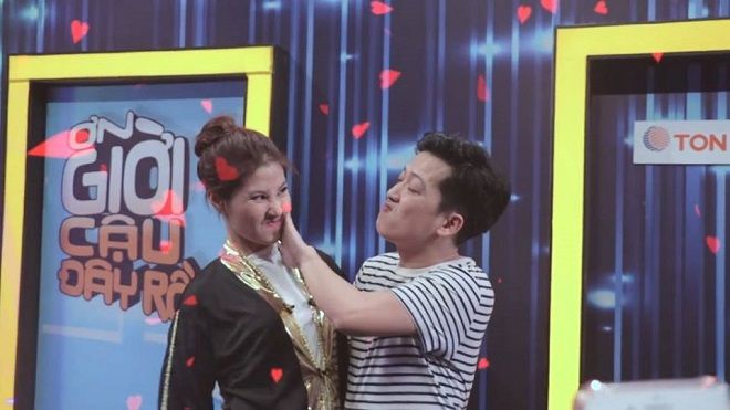 Nhã Phương chắn hẳn sẽ nóng mặt khi xem clip này của Trường Giang và Diễm My 9x