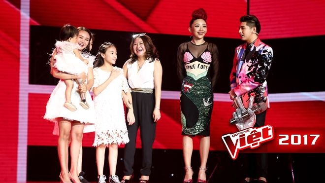 Quá xúc động với các tiết mục làm khán giả nín lặng chỉ có ở The Voice 2017