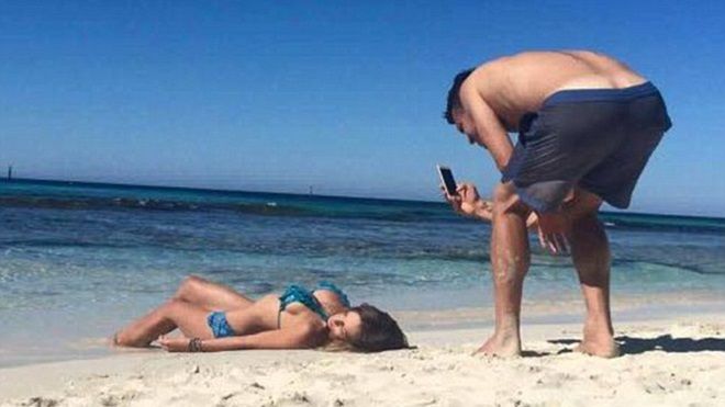 Đằng sau mỗi bức ảnh sống ảo nghìn like của các cô nàng là cả cố gắng chụp ảnh của người yêu!