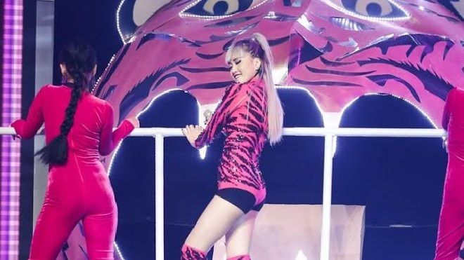 Thiều Bảo Trâm cực sexy với Em của ngày hôm qua cùng phần bè Sơn Tùng M-TP