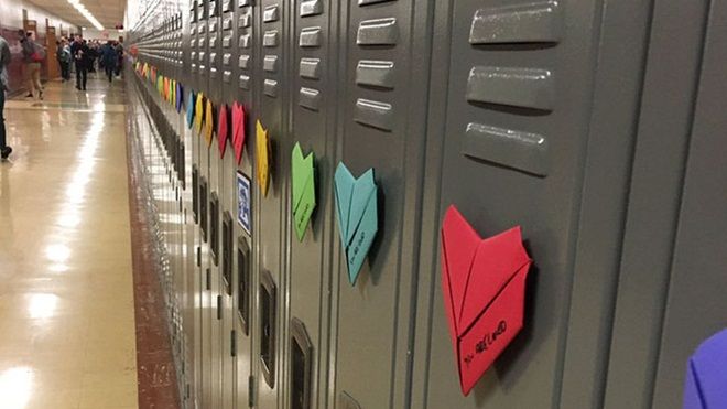 Soái ca trung học - tự tay chuẩn bị hơn 1.500 món quà Valentine tặng cả trường!