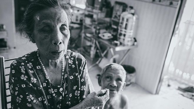 Tình yêu của vợ chồng bà lão mù, ông cụt chân ở Sài Gòn