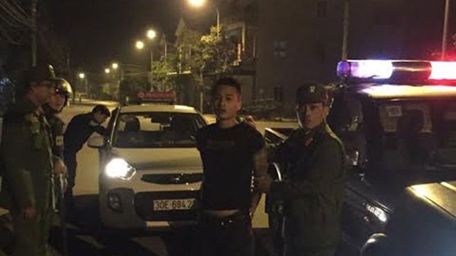 Gần 30 thanh niên dùng hàng 'nóng' giải quyết mâu thuẫn