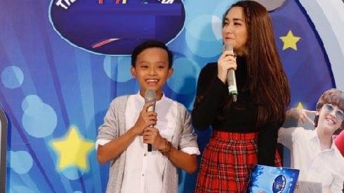 Hồ Văn Cường cover Lạc trôi cùng Hòa Minzy theo phong cách vọng cổ đầy bá đạo