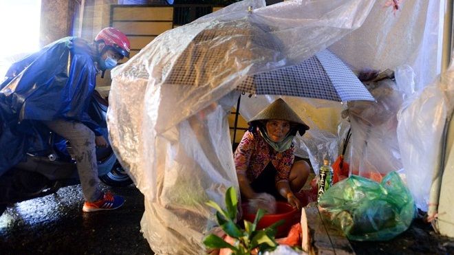 Bí thư Thăng: 'Siết vỉa hè nhưng phải tạo việc làm cho dân'