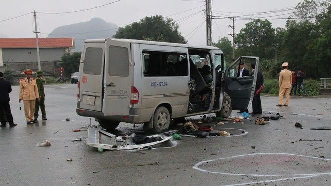 'Tôi nghe thấy tiếng kêu khóc rất hoảng loạn… nhiều người bay khỏi xe'