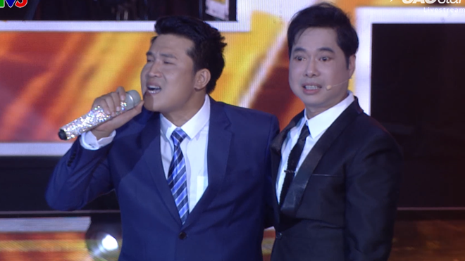 'Fan cuồng' của 'anh Ba' Ngọc Sơn bất ngờ xuất hiện khiến cả khán phòng xúc động với tiết mục mở màn đầy cảm xúc