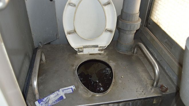 'Chấn động' nhà vệ sinh 168 tỷ trên tàu nguy cơ 'vứt sọt rác'