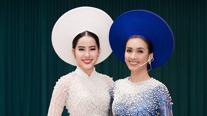 Nam Em diện áo dài dịu dàng, đọ sắc xinh đẹp bên Ái Phương