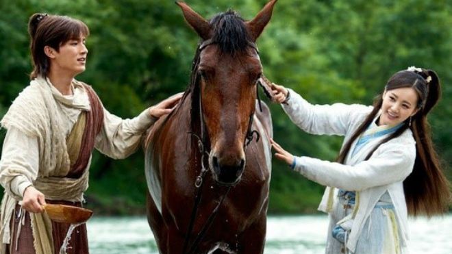 Cặp sao 'Anh hùng xạ điêu' lộ ảnh hẹn hò