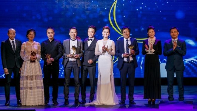 Cánh Diều 2016: 'Zippo, mù tạt và em' đại thắng, từ đạo diễn đến diễn viên đều 'khuân' giải về nhà