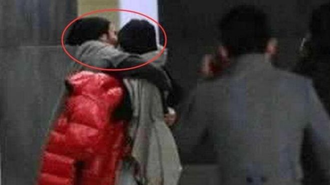 Dương Mịch, Lưu Khải Uy bị bắt gặp ôm hôn nhau say đắm trên phố