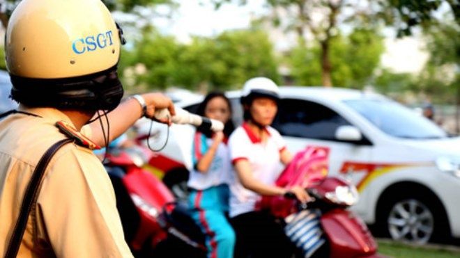 Người Sài Gòn không hài lòng cách cư xử của CSGT, gọi ngay 069.387.521