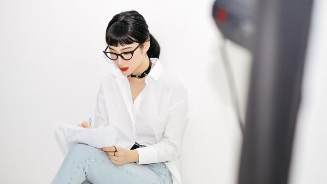 Ngày ra mắt bộ sưu tập đầu tay của Angela Phương Trinh đang đến gần, bạn đã sẵn sàng chưa?