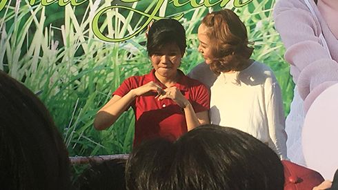 Fan nữ bật khóc, tiết lộ Minh Hằng là 'bà mối' se duyên cho mình