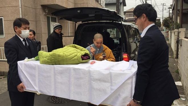 Sư cô đau xót đồng hành cùng Nhật Linh những ngày cuối ở Nhật