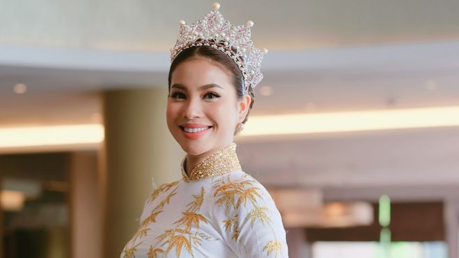 Sắp xuất hiện tân Hoa hậu, Phạm Hương khẳng định vương miện là của mình và không ai lấy đi được
