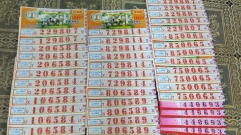Đặc nhiệm mua hết vé số giúp cụ bà bị cướp