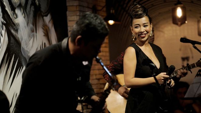 Thảo Trang đầy tự sự hát hit của Lady Gaga: 'Tôi thấy mình đàn bà, đằm thắm hơn'