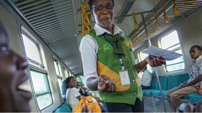 Quát nạt ông cụ tàn tật, nữ soát vé 'cứng họng' vì câu hỏi của trưởng tàu