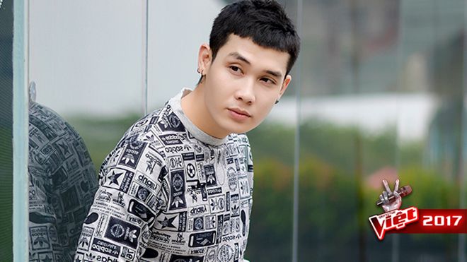 Đào Tín điển trai dạo phố, sẽ hát hit của Rocker Nguyễn ở vòng loại trực tiếp The Voice