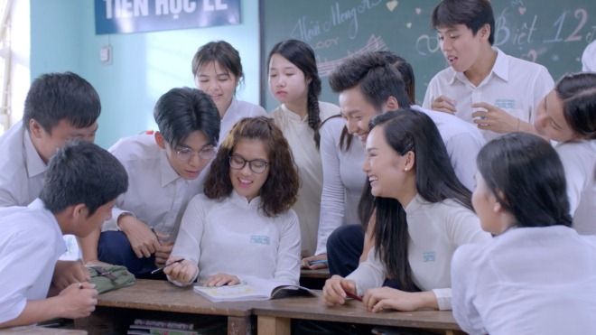 'Cô gái đến từ hôm qua' nhá hàng MV Tình thơ, gợi lại cả trời kỷ niệm thời áo trắng