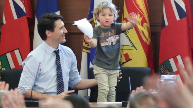 Không chỉ đẹp trai, quyền lực, Thủ tướng Canada còn là ông bố vô cùng hoàn hảo