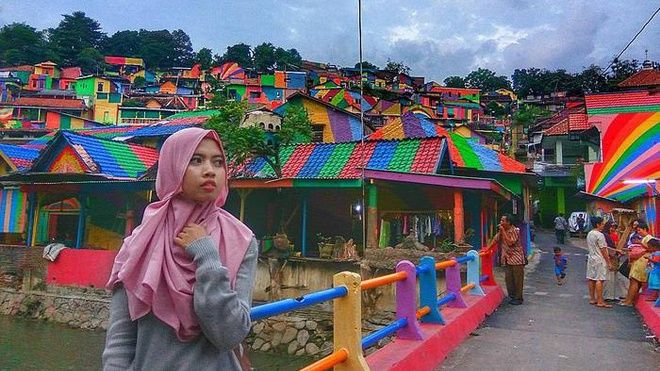 Sau tất cả, ngôi làng 7 sắc cầu vồng mới là điểm đến tuyệt vời cho công cuộc chụp ảnh 'sống ảo'